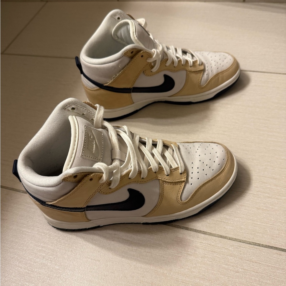 Nike Dunk High - image 1